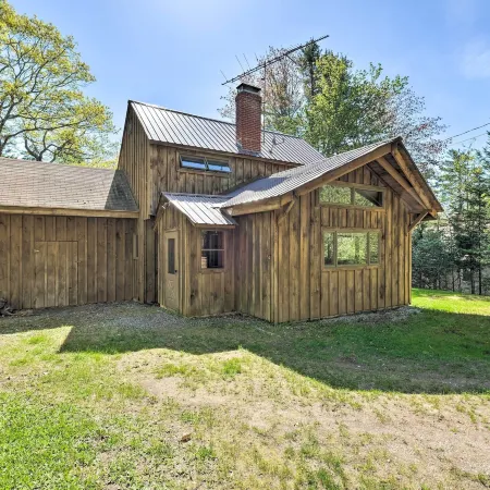 Boothbay Harbor Cabin w/ Spacious Deck & Yard!