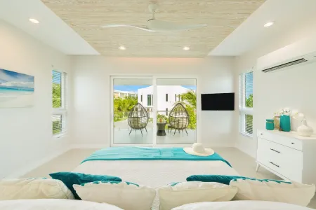 Villa DelEvan 4A / 1-bedroom villa on the Grace Bay Beach,