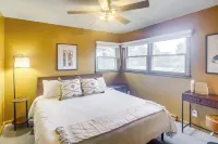 Updated Plymouth Home ~ 5 Mi to Road America! - homestay