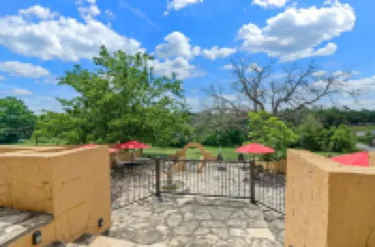 Blanco Riverside Cottages