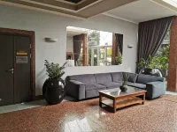 Centrum Konferencyjno-Apartamentowe Mrówka Hotels in Otwock