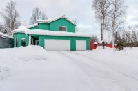 Anchorage Home about 8 Mi to Downtown! - spa