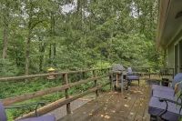 Peaceful Pisgah Forest Cottage w/ Fire Pit! - Wifi