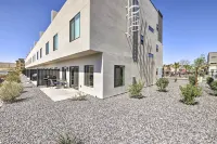 Spacious St. George Townhome w/ Grill & Views! - balcony
