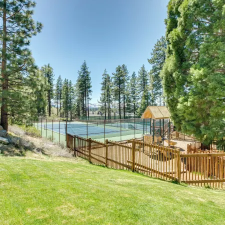 2 Mi to Heavenly Mtn Resort: Retreat w/ Sauna!