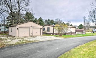 Cozy Sherrodsville Home Walk to Lake Atwood!