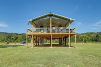 Melbourne Home w/ Fire Pit on the White River! - 3-Star