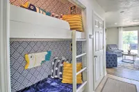 Balcony & Lake Access: Hot Springs Getaway! - Spa