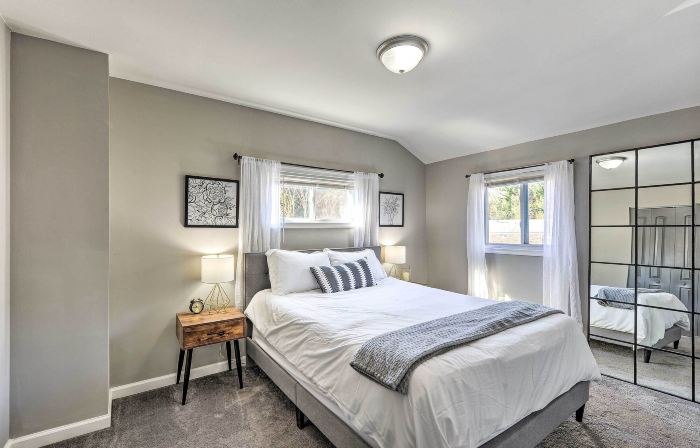 Chic Townhome w/ Deck: 6 Mi to Dtwn Baltimore