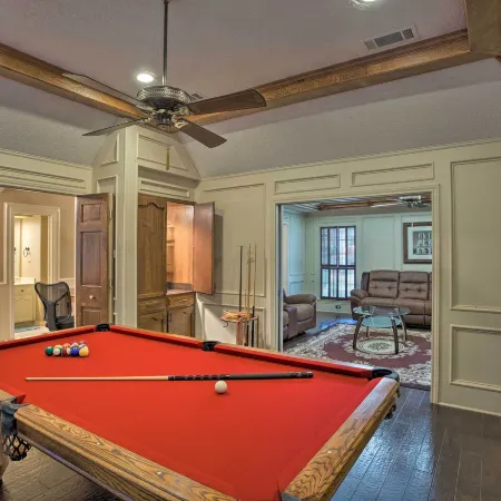 Unwind Fireside and Play Pool! Idyllic McKinney Home