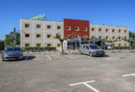 เบดแอนด์เบรกฟาสต์ โฮเทล นีมส์ แคสซาร์ก