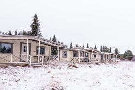 極光河營地玻璃小屋和小木屋