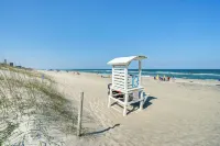 Carolina Beach Lakefront House Walk to Beach! - Spa