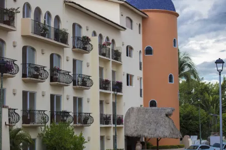 Flamingo Vallarta Hotel & Marina
