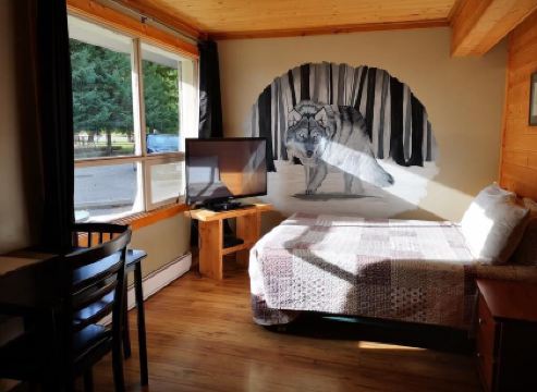 Overlook Inn & Cabins