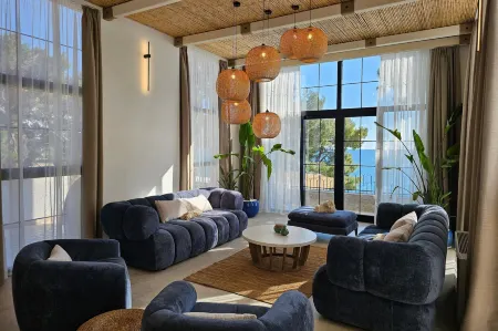 SeiSensi Luxury Beach Villa