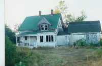Beautifully Renovated 4 Bedroom Farmhouse