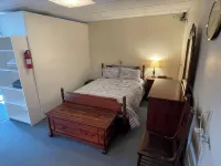 Charming 4-Season Cayuga Lake House near Sheldrake Point!!