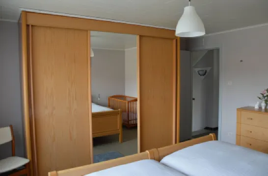 Charming Belgian Getaway, Vakantiewoning in Oudsbergen - 3 Bedrooms Garden Hotels in 