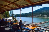 The Pines Resort Hotel di Bass Lake