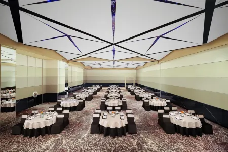 Novotel New Delhi City Centre Отели рядом с достопримечательностью «Delhi Metro Museum»