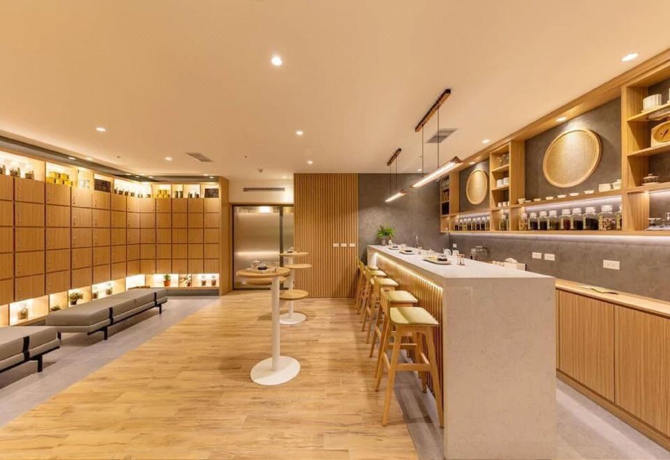 CHO Stay Capsule Hotel