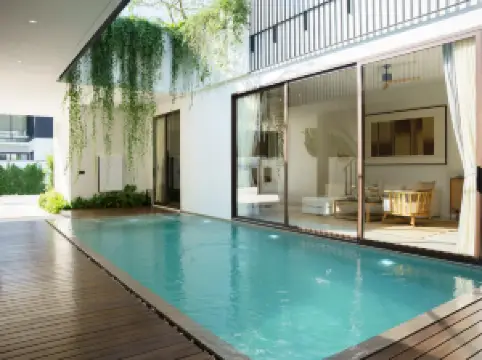 트리 오클락 풀 빌라, 푸켓