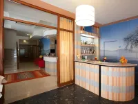 Hi Hotels Sirmione - Lakeview Pool - Baarit