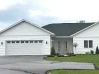 Vacation In STYLE! 2 minutes to Road America, Beach, Golf, Downtown Elkhart Lake
