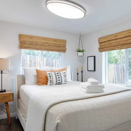 Cozy 2BR Fawnskin Cabin Big Bear Lake, Hiking Trails & Snow Summit Nearby