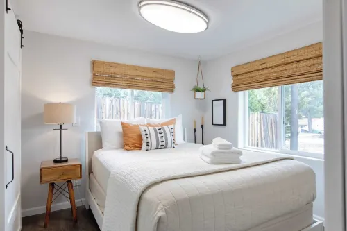 Cozy 2BR Fawnskin Cabin Big Bear Lake, Hiking Trails & Snow Summit Nearby