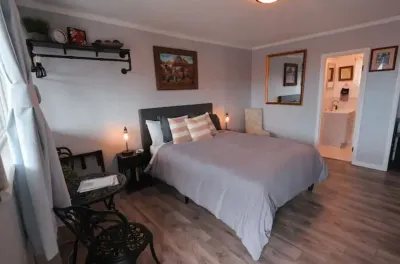 6 Rockleys Vintage Motel, EV Charging Available Hotels near Colorado Mills