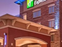 Holiday Inn Express & Suites Lenexa - Overland Park Area