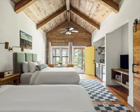 Camp Comfort Hotels in Comfort