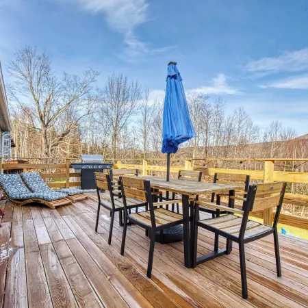 Catskills Cottage w/ Deck, 7 Mi to Hunter Mtn