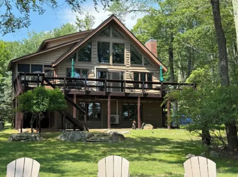 Big Bass Lake Poconos Lakefront Retreat