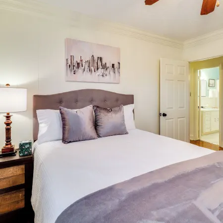 3 Mi to Mississippi Stadium: Cozy Jackson Getaway!