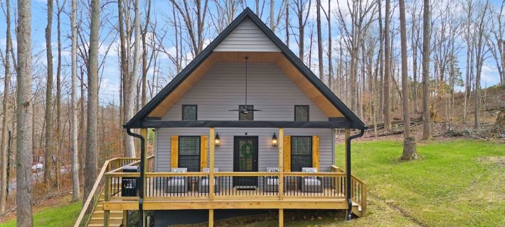 Spacious 3-bedroom house near Nolin Lake/Mammoth Cave, WiFi, Grill, Fire Pit! Hotels in Grayson County