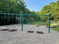 Wolf Laurel Cabin Near Big Bald. Hike the Appalachian Trail. Long Range Views.