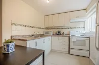 Spacious Queen Bedroom Walk-out Unit 리저널 뮤니시펄리티 오브 요크 호텔