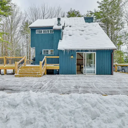 Ski, Hike & Golf: Pet-friendly Windham Retreat