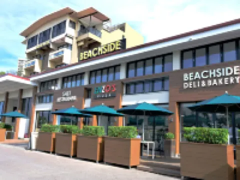 Ela Beach Hotel & Apartments โรงแรมใกล้สนามบินนานาชาติแจ็คสัน