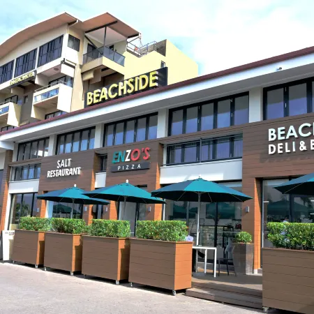 Ela Beach Hotel & Apartments Отели рядом с достопримечательностью «Заповедник Порт-Морсби»