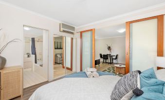 Spacious 1bdr Fast Wi-fi Near RAC Arena