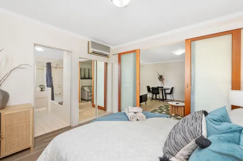 Spacious 1bdr Fast Wi-fi Near RAC Arena