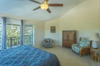 300 Ocean Mile B1, 3 bed 3 bath, Pet Friendly, community pool., SGI State Park.. Hotels near Apalachicola National Estuarine Research Reserve