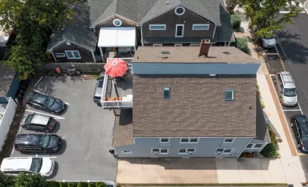 Coastal Condo Close to Beach & Entertainment Отели в г. Рехобот-Бич