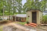 Eatonton Getaway on Lake Sinclair w/ Dock! - 3-Star