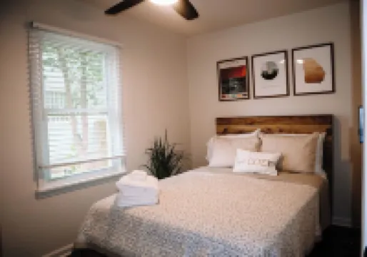 Cozy 3-bedroom house in  Decatur with AC, WiFi Hotels in Belvedere Park