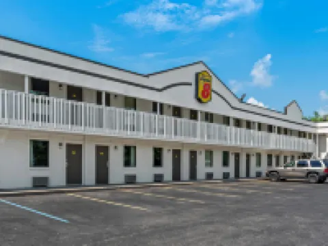 Super 8 by Wyndham Brownsburg Hotels in Brownsburg
